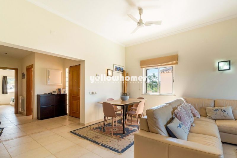 2-bedroom apartment overlooking the golf course near Lagoa/Carvoeiro
